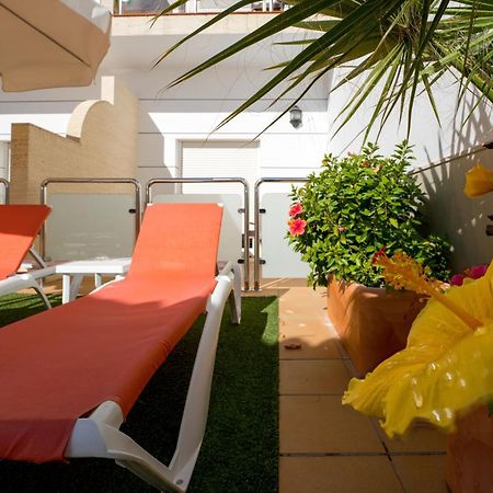 Hotel Apartamentos Loto Conil Коніль-де-ла-Фронтера Екстер'єр фото
