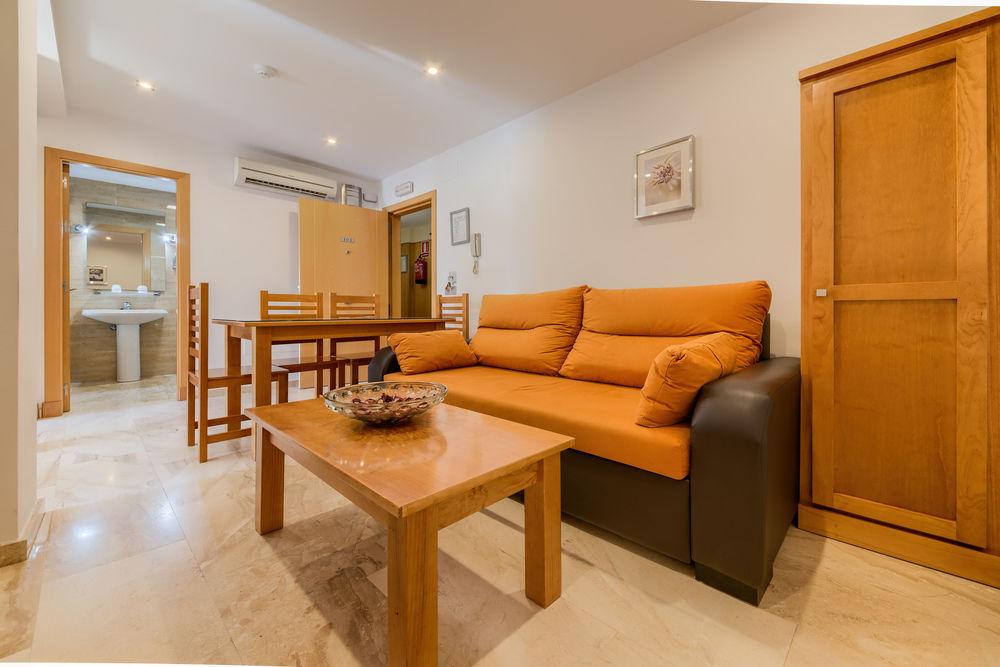 Hotel Apartamentos Loto Conil Коніль-де-ла-Фронтера Екстер'єр фото