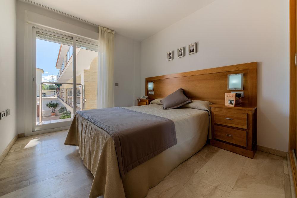 Hotel Apartamentos Loto Conil Коніль-де-ла-Фронтера Екстер'єр фото