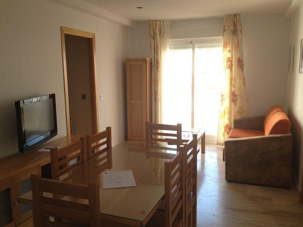 Hotel Apartamentos Loto Conil Коніль-де-ла-Фронтера Екстер'єр фото