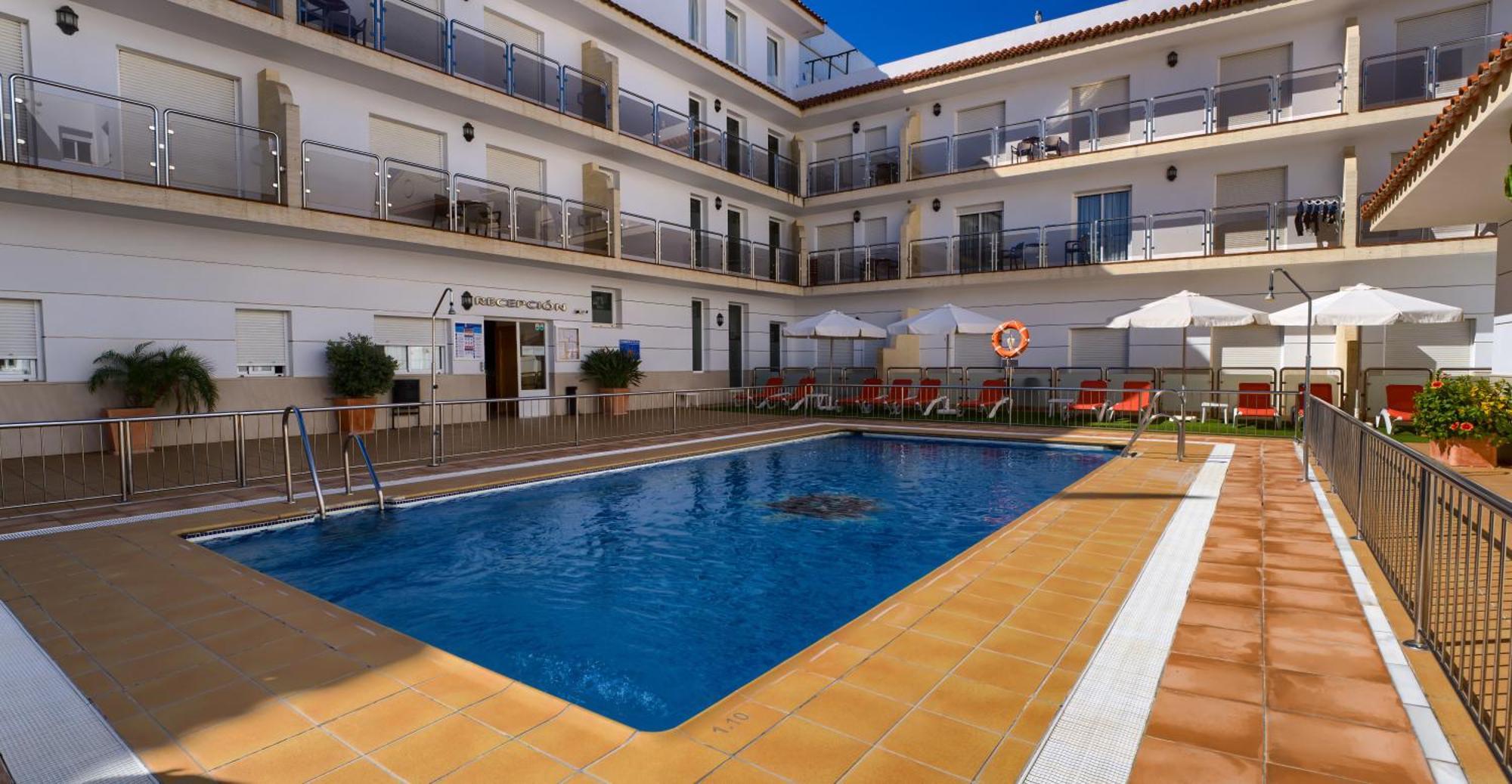 Hotel Apartamentos Loto Conil Коніль-де-ла-Фронтера Екстер'єр фото