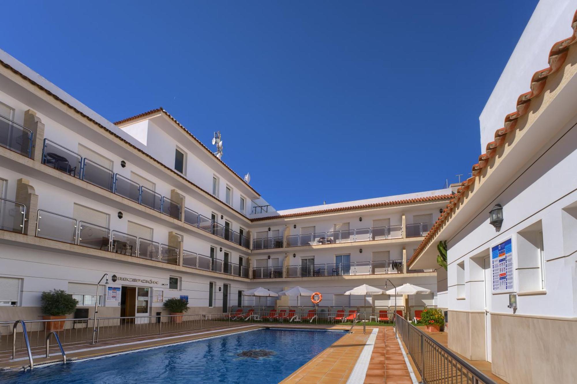 Hotel Apartamentos Loto Conil Коніль-де-ла-Фронтера Екстер'єр фото