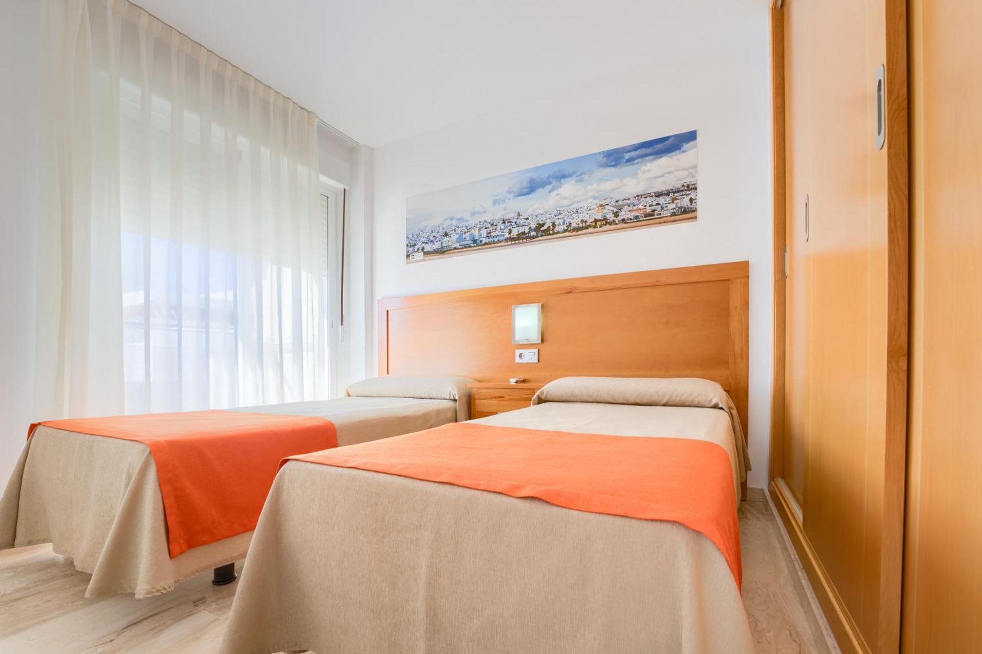 Hotel Apartamentos Loto Conil Коніль-де-ла-Фронтера Екстер'єр фото
