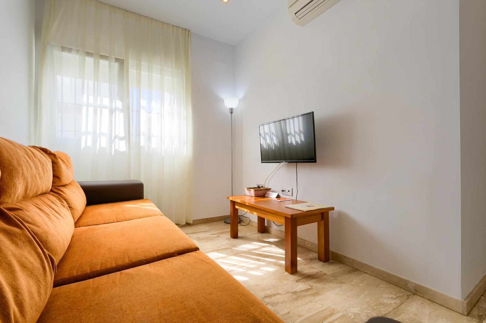Hotel Apartamentos Loto Conil Коніль-де-ла-Фронтера Екстер'єр фото