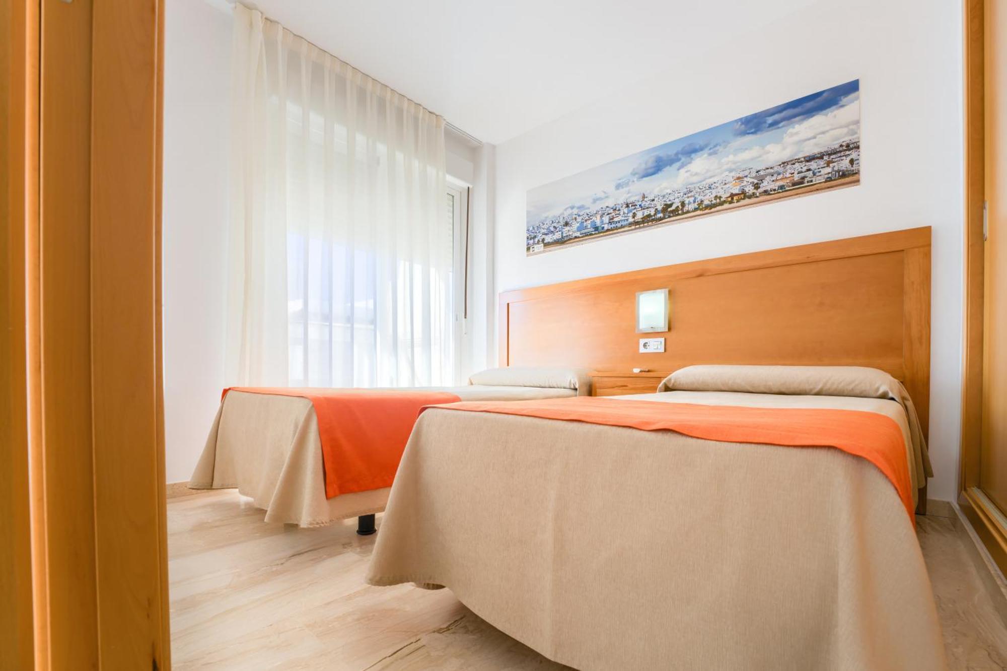 Hotel Apartamentos Loto Conil Коніль-де-ла-Фронтера Екстер'єр фото