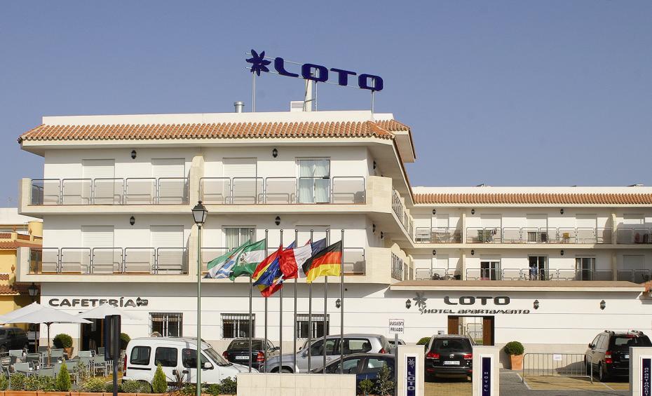 Hotel Apartamentos Loto Conil Коніль-де-ла-Фронтера Екстер'єр фото