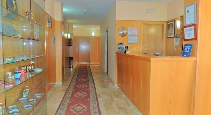 Hotel Apartamentos Loto Conil Коніль-де-ла-Фронтера Екстер'єр фото