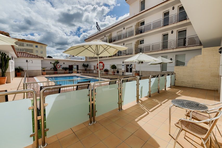 Hotel Apartamentos Loto Conil Коніль-де-ла-Фронтера Екстер'єр фото
