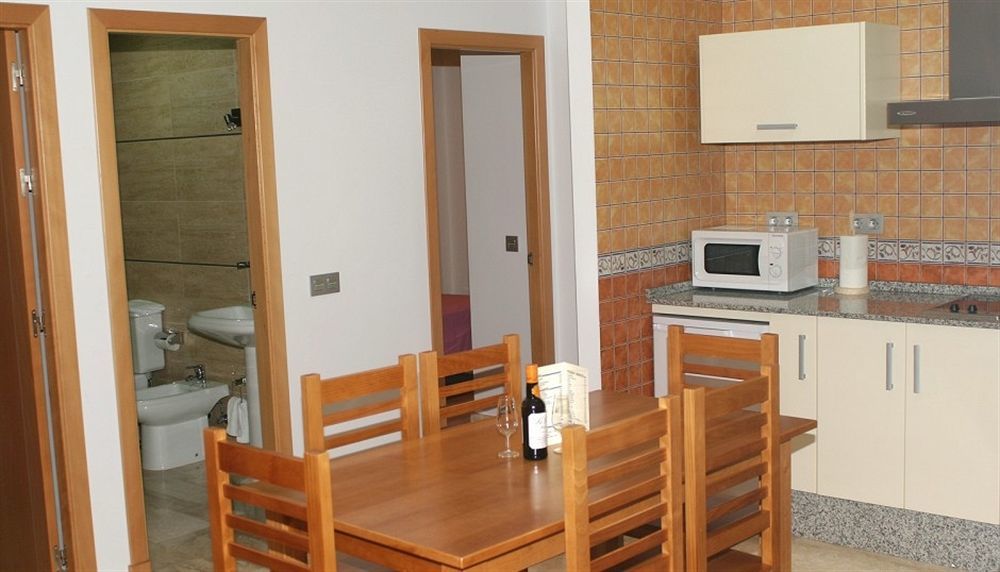 Hotel Apartamentos Loto Conil Коніль-де-ла-Фронтера Екстер'єр фото