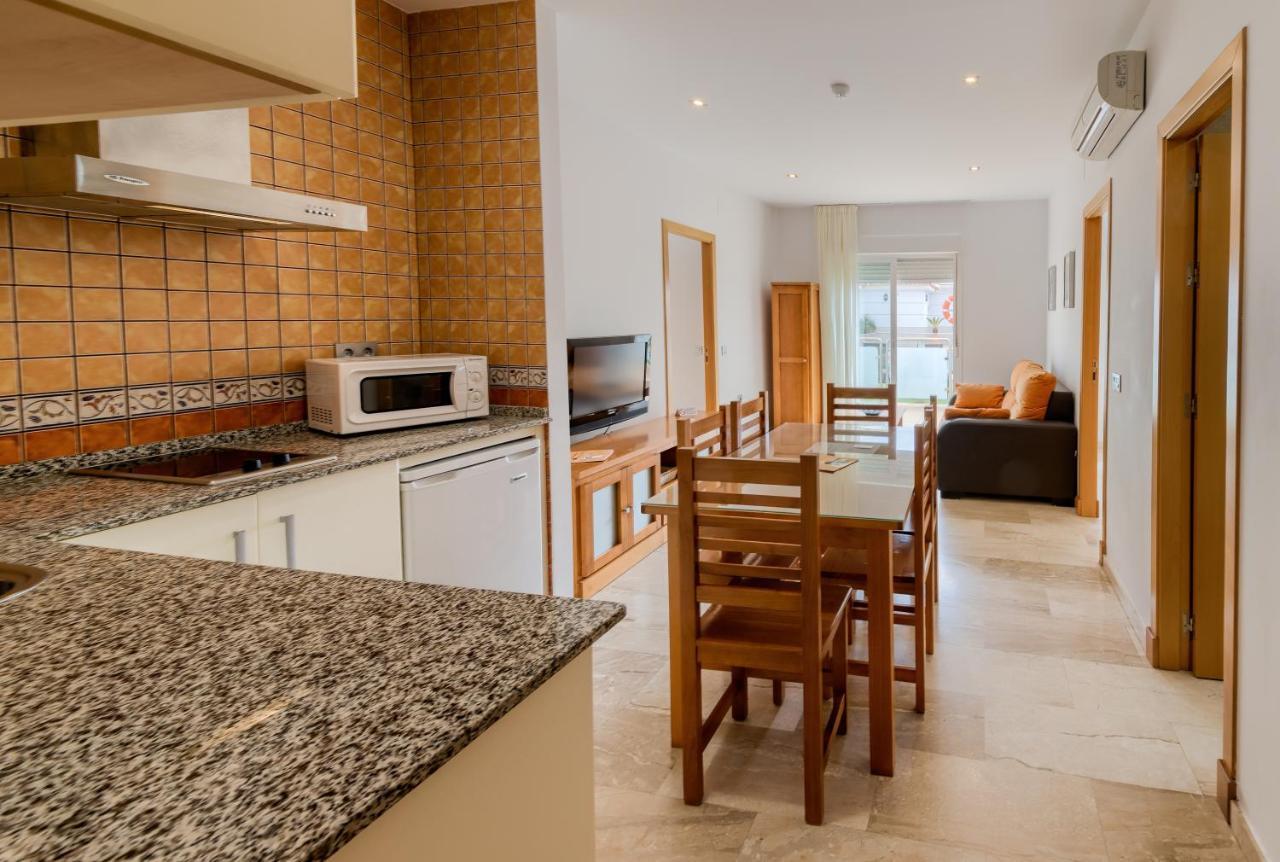 Hotel Apartamentos Loto Conil Коніль-де-ла-Фронтера Екстер'єр фото